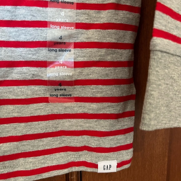 Baby Gap Red/Gray Striped Henley, size 4. - Picture 2 of 5